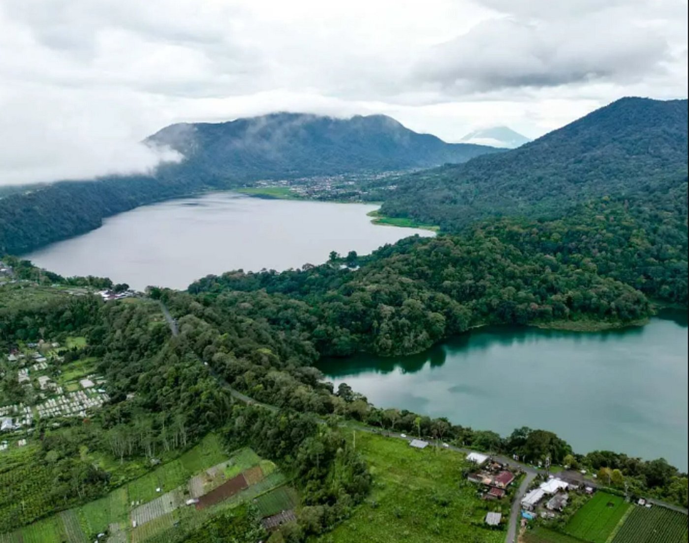 The Forgotten Mirror of the Volcanoes: Why You Must Visit Rwanda’s Twin Lakes